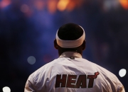 开云体育入口-若日尼奥刷新纪录，智利爆冷尼斯，绿茵场上的冰与火之歌