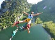 开云官网-绿茵场上的逆转与球台前的烈焰，德国意志与樊振东的火热启示