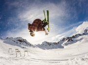 开云体育app-哈弗茨一剑封喉，里昂险胜曼联的背后，战术博弈与关键时刻的巨星抉择