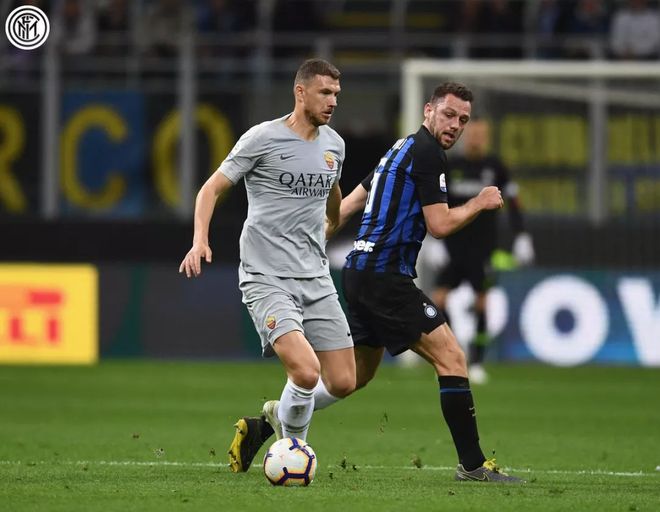 墨西哥强势秘鲁，孔蒂完成帽子戏法