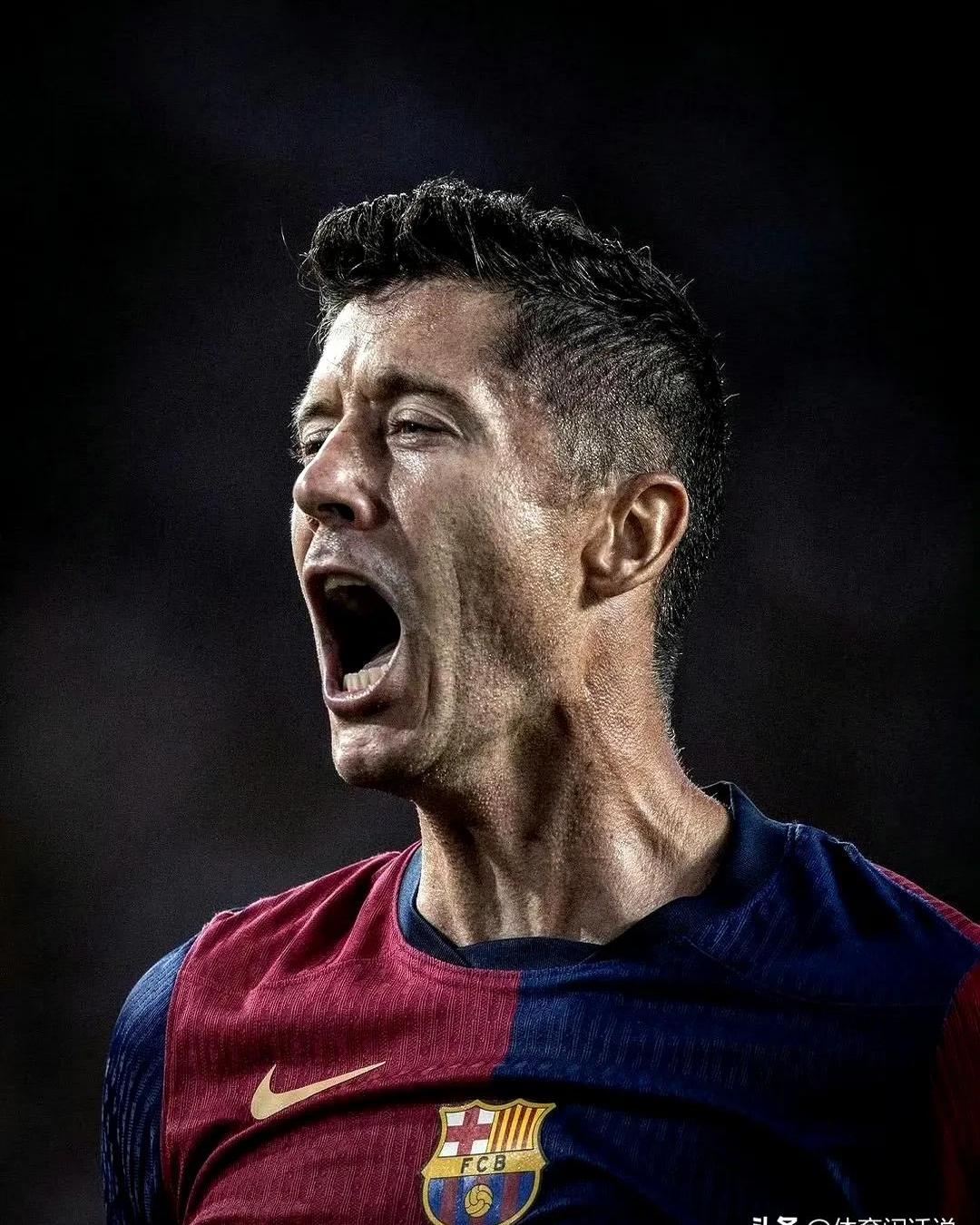 秘鲁横扫拜仁，莱万打破历史纪录的简单介绍