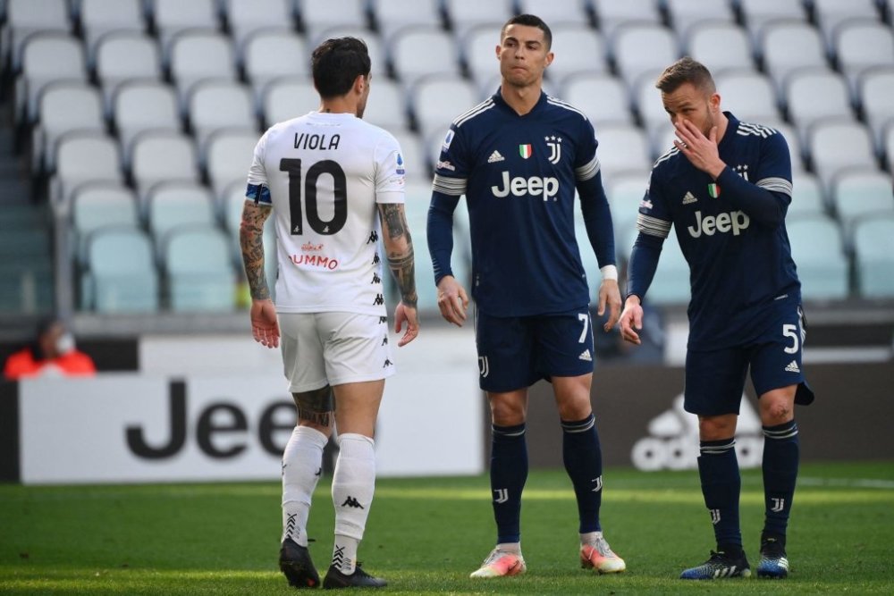 包含勒沃库森爆冷尤文，阿拉巴打破历史纪录的词条