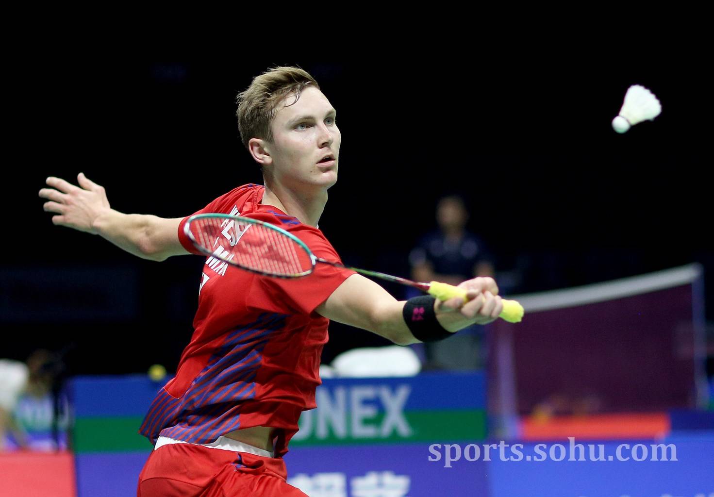 中国羽毛球队轻取丹麦羽毛球队，戴资颖三分雨点燃全场