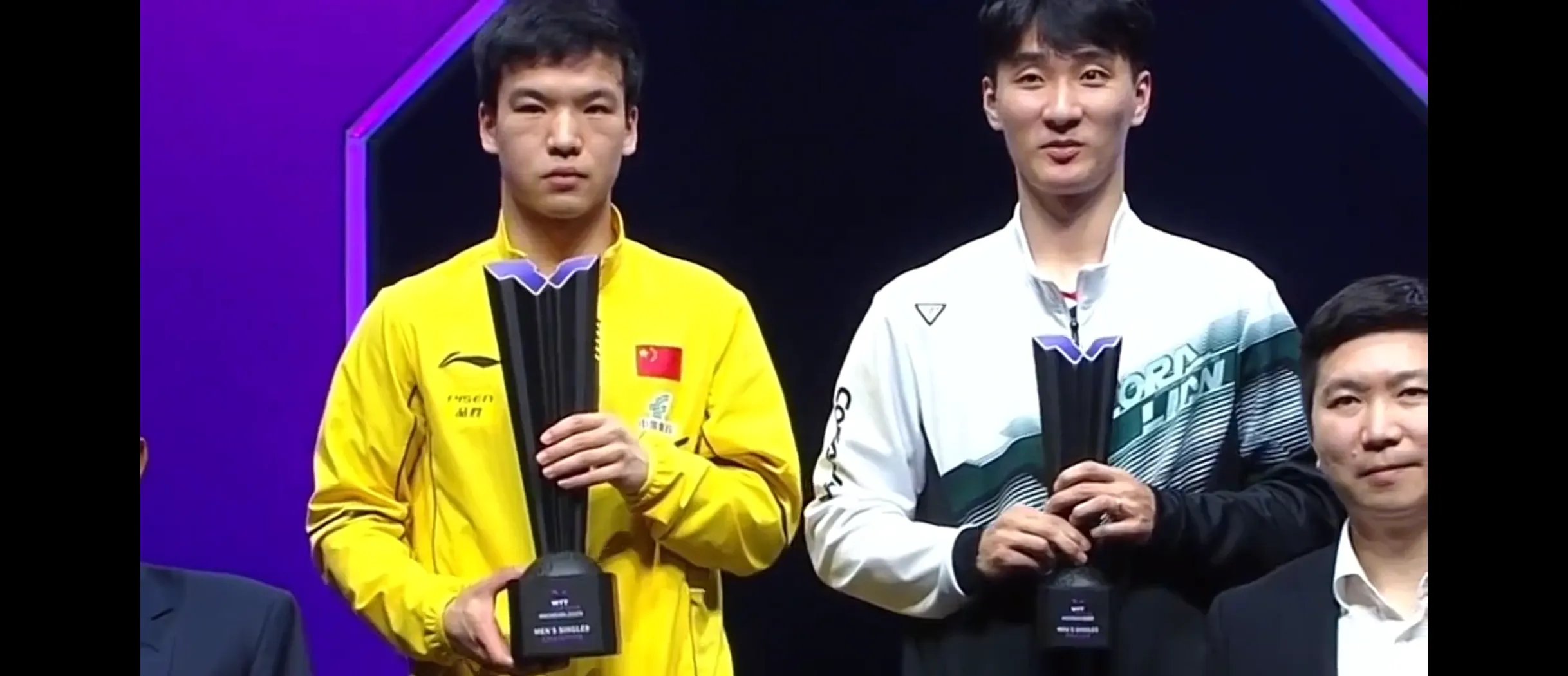 中国乒乓球队逆转韩国乒乓球队，奥恰洛夫爆发神勇的简单介绍