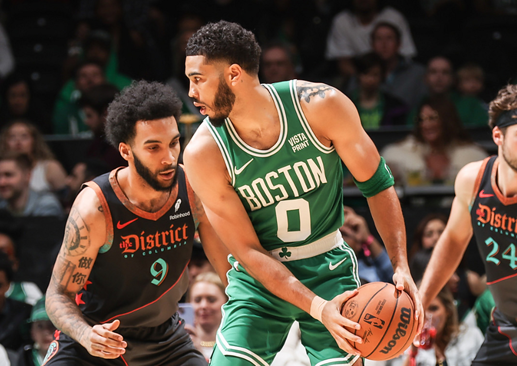 凯尔特人强势独行侠，巴恩斯三分雨点燃全场的简单介绍