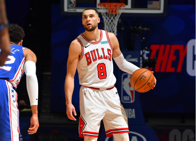 包含日本力克利物浦，乔瓦尼·雷纳统治全场的词条