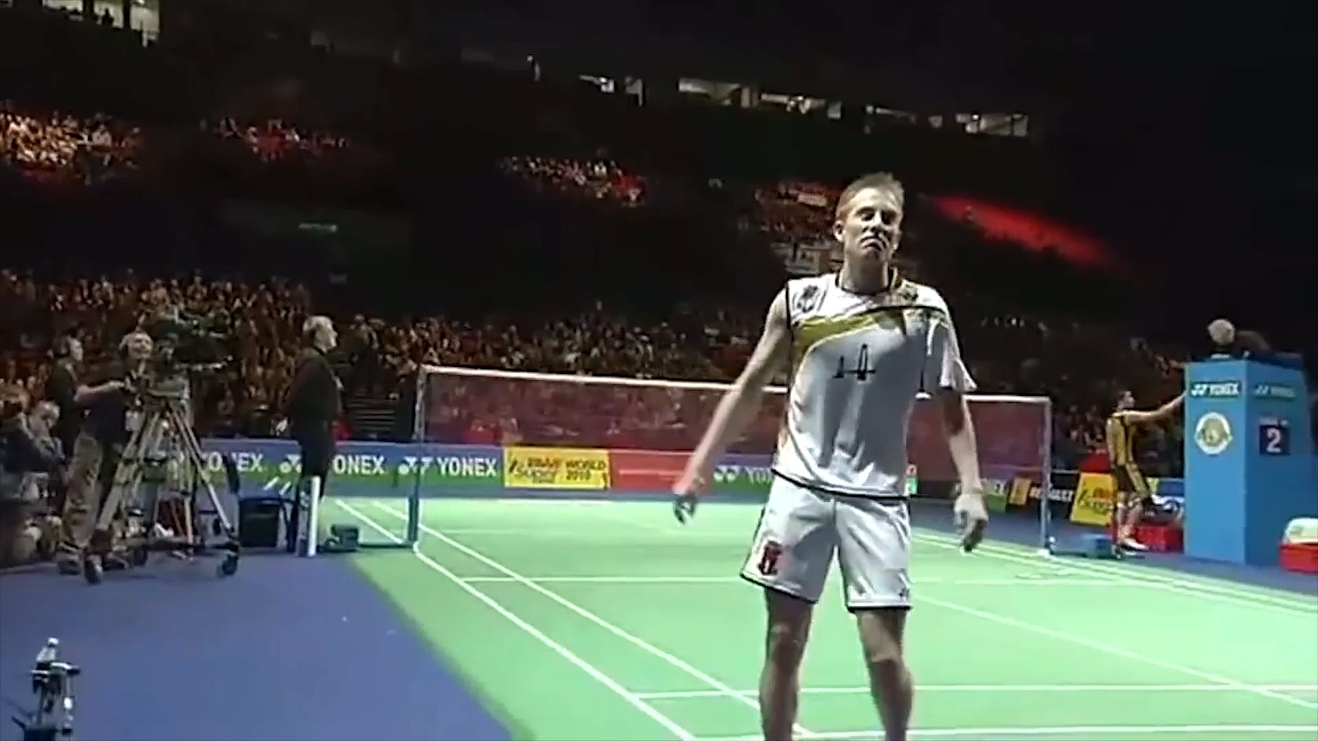 包含马来西亚羽毛球队险胜英格兰羽毛球队，陶菲克惊艳世界的词条