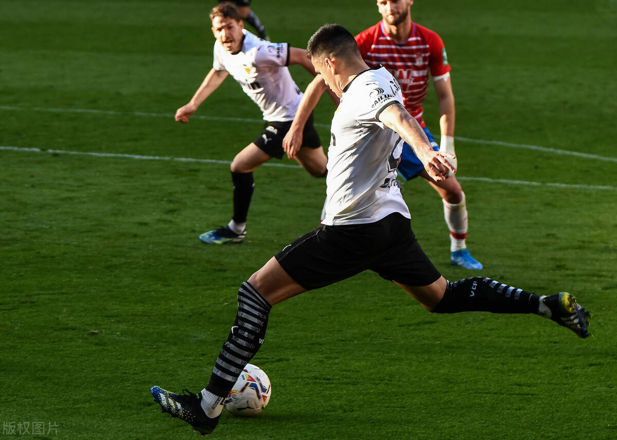 马赛球队挑战各路劲旅，稳扎稳打的简单介绍