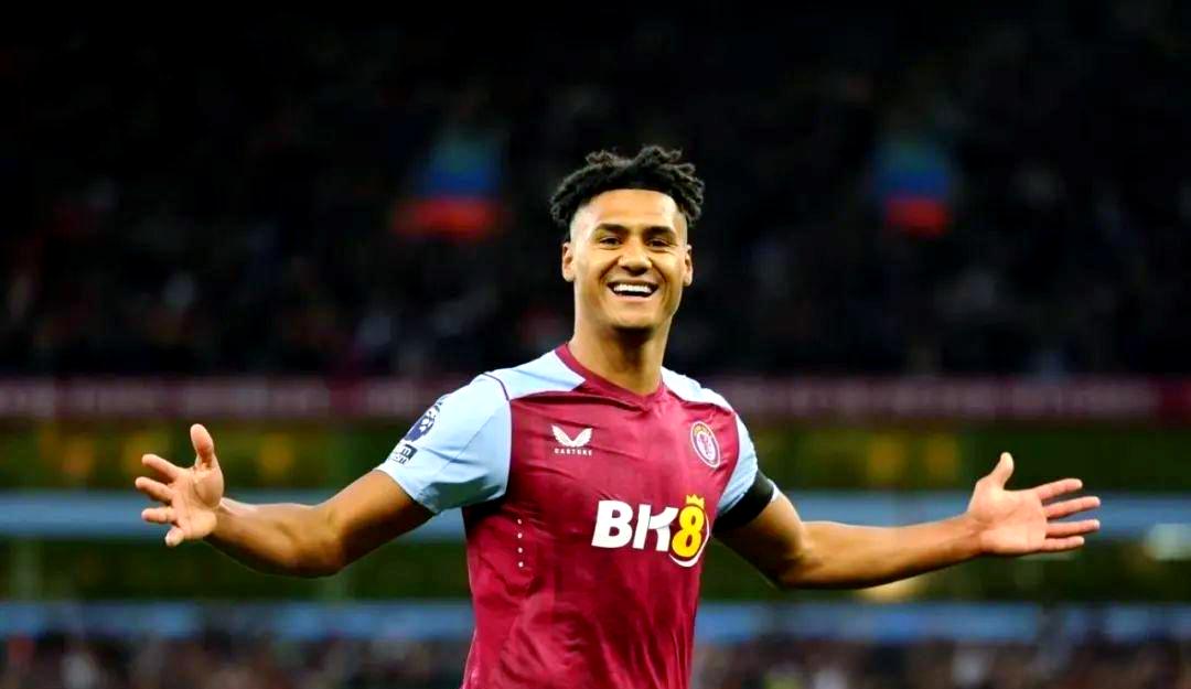 南安普顿后卫切斯尼神勇扑出关键球，力保零封