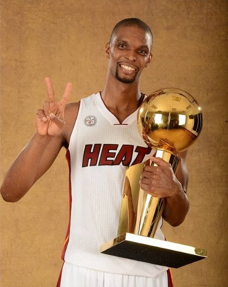 包含热火战绩回升：波什德成为球队新希望的词条